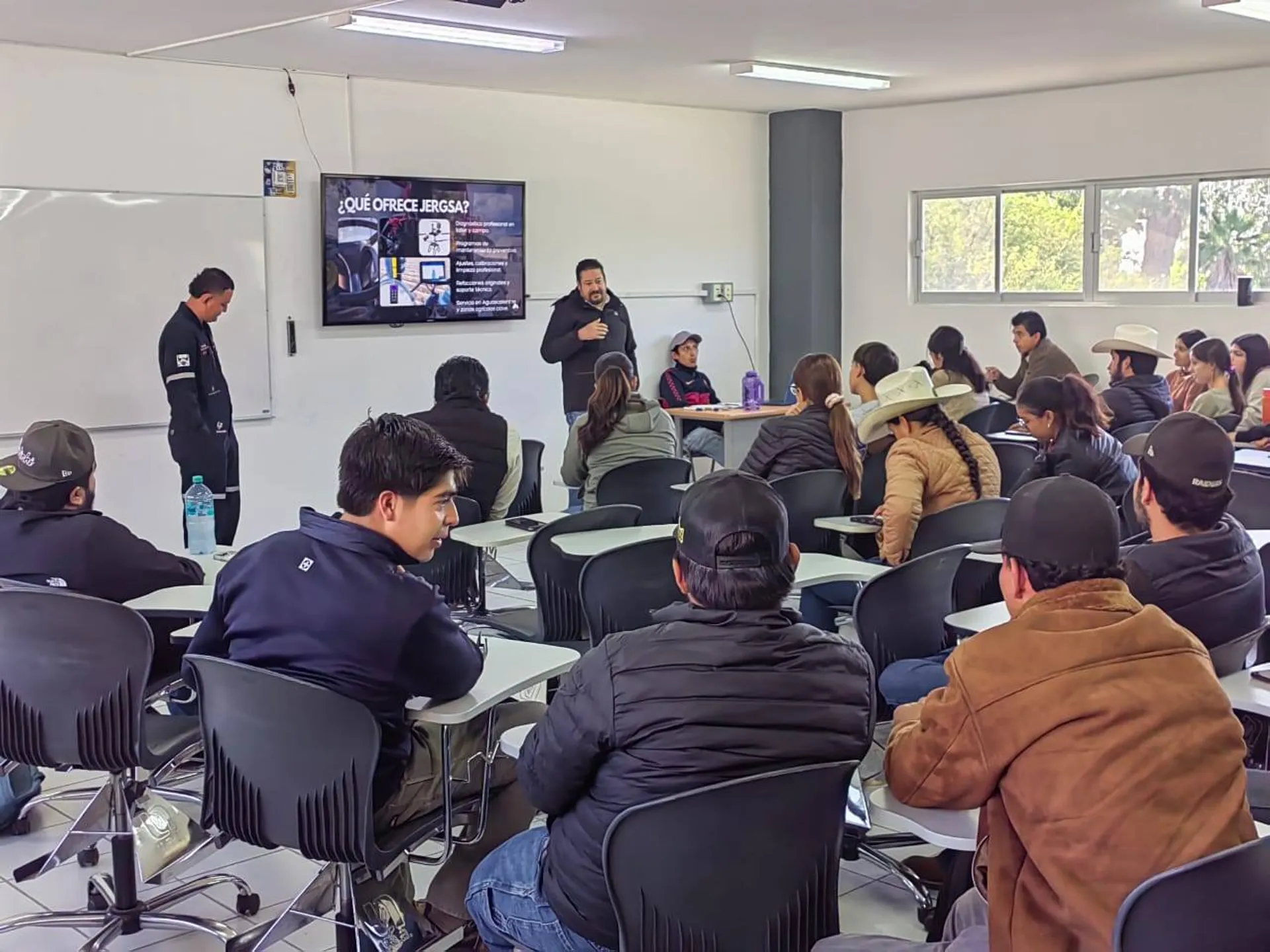 Implementación Profesional - Soporte Técnico Certificado y Capacitación