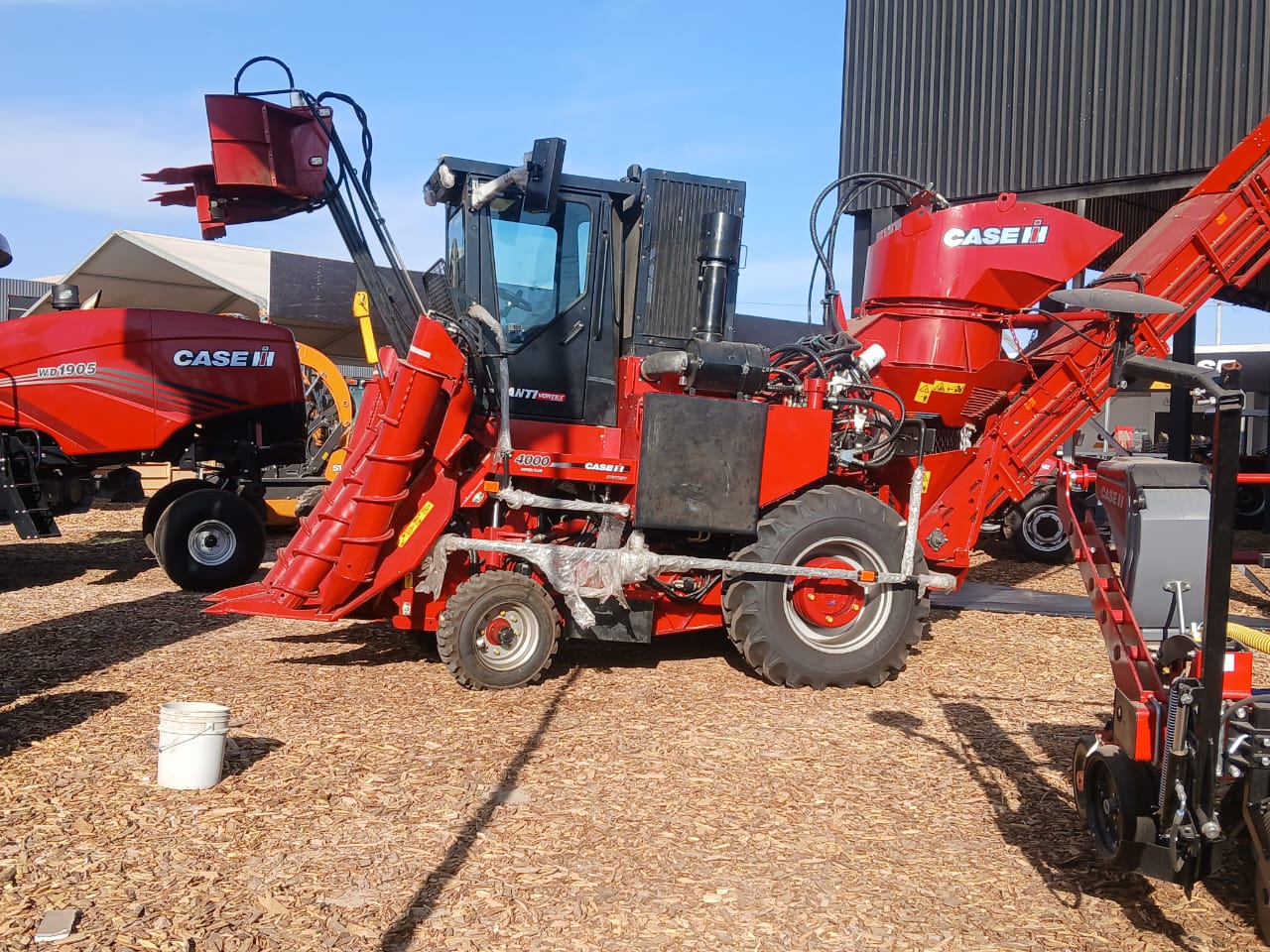 Rotoveitor Terramak preparando camas para cultivo intensivo